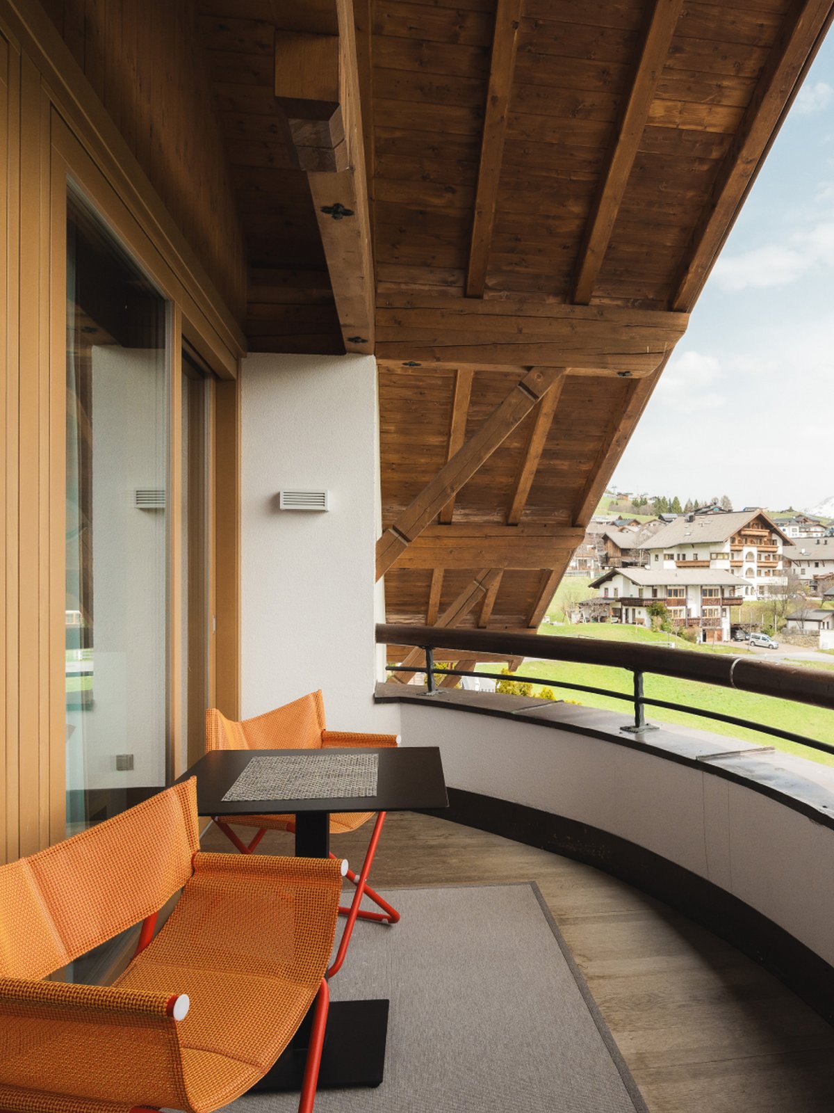 home | Flora Apartments